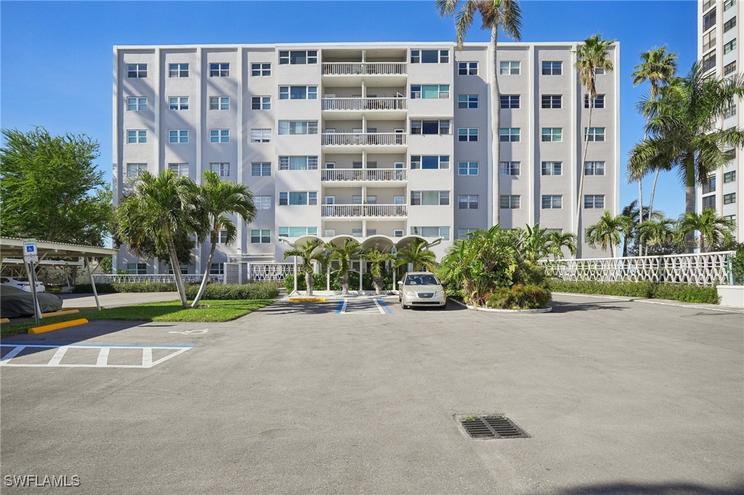 1900  Clifford Street, Apt 704