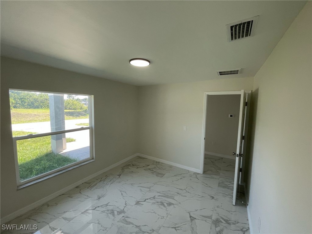 1108/1110  CIRCLE DR