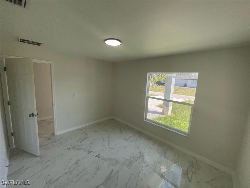 1108/1110  CIRCLE DR