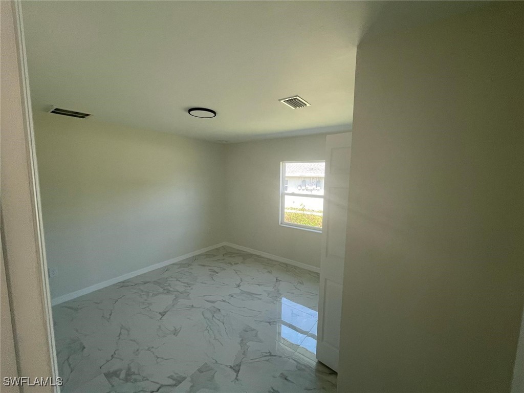 1108/1110  CIRCLE DR