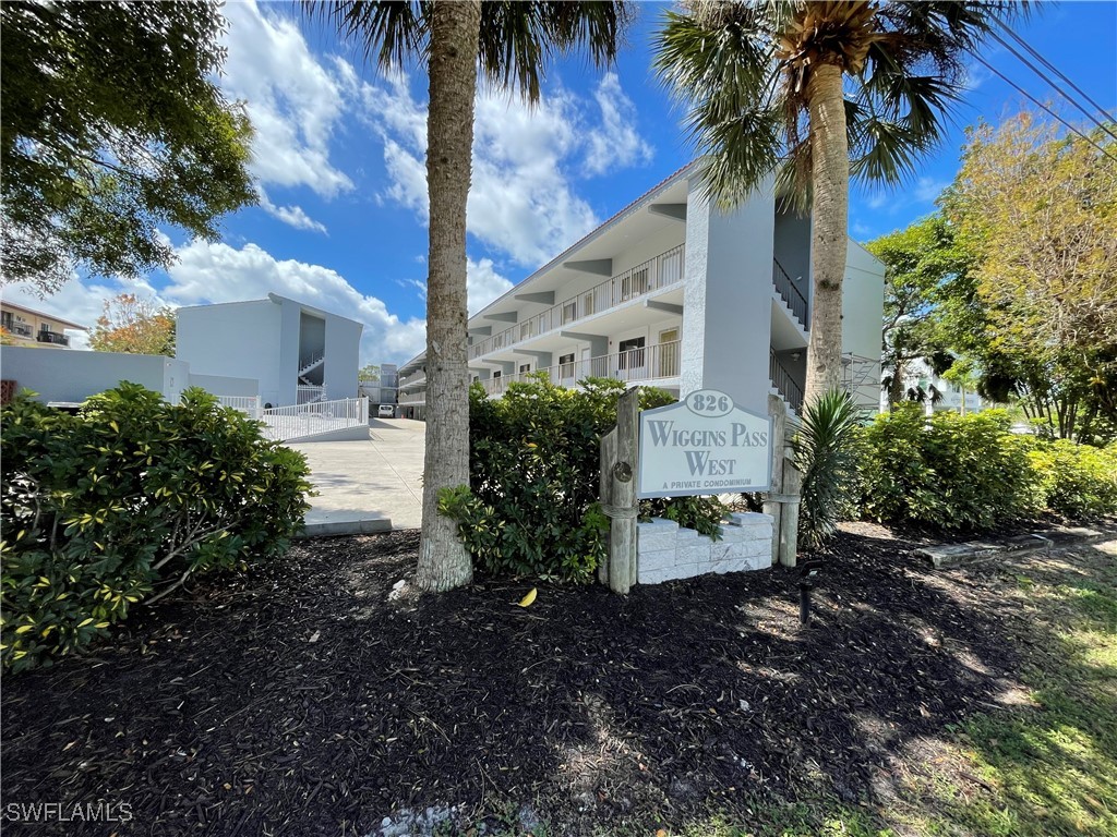 826  Wiggins Pass Road, Apt 304