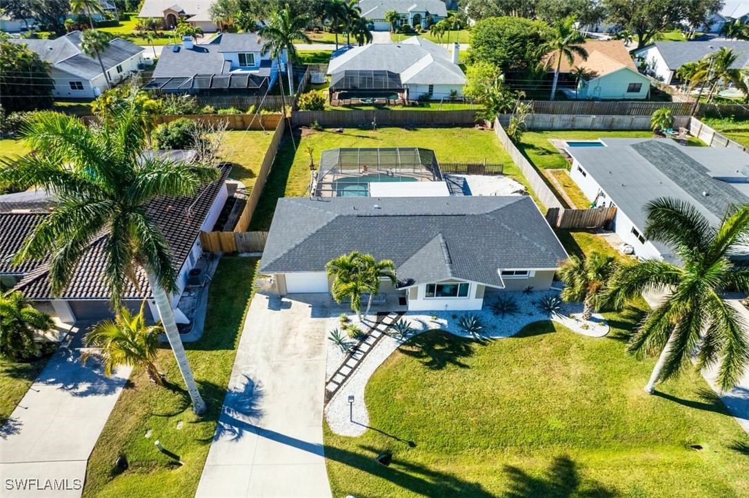924  Dean Way