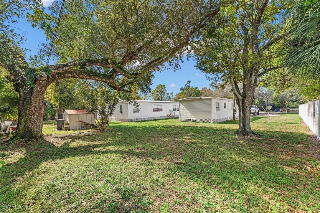 4085-4095-4095  Palm Lane