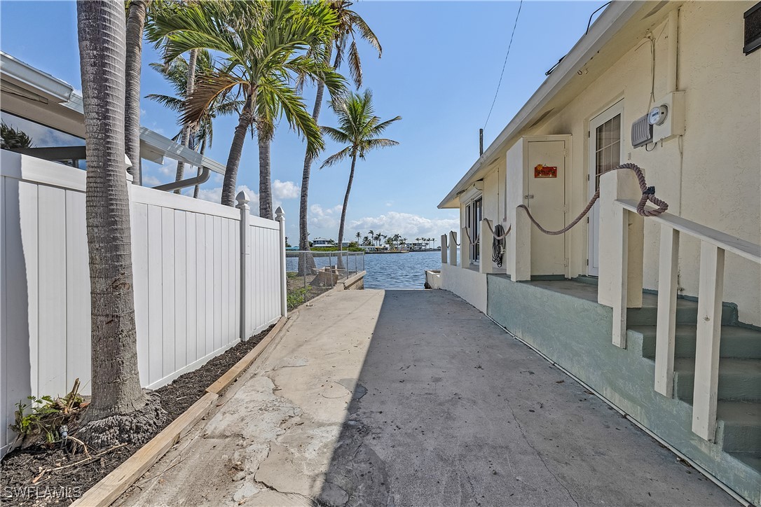 4741/4743  Pine Island Road