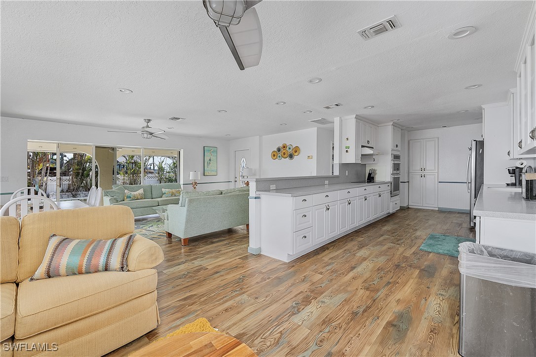 4741/4743  Pine Island Road