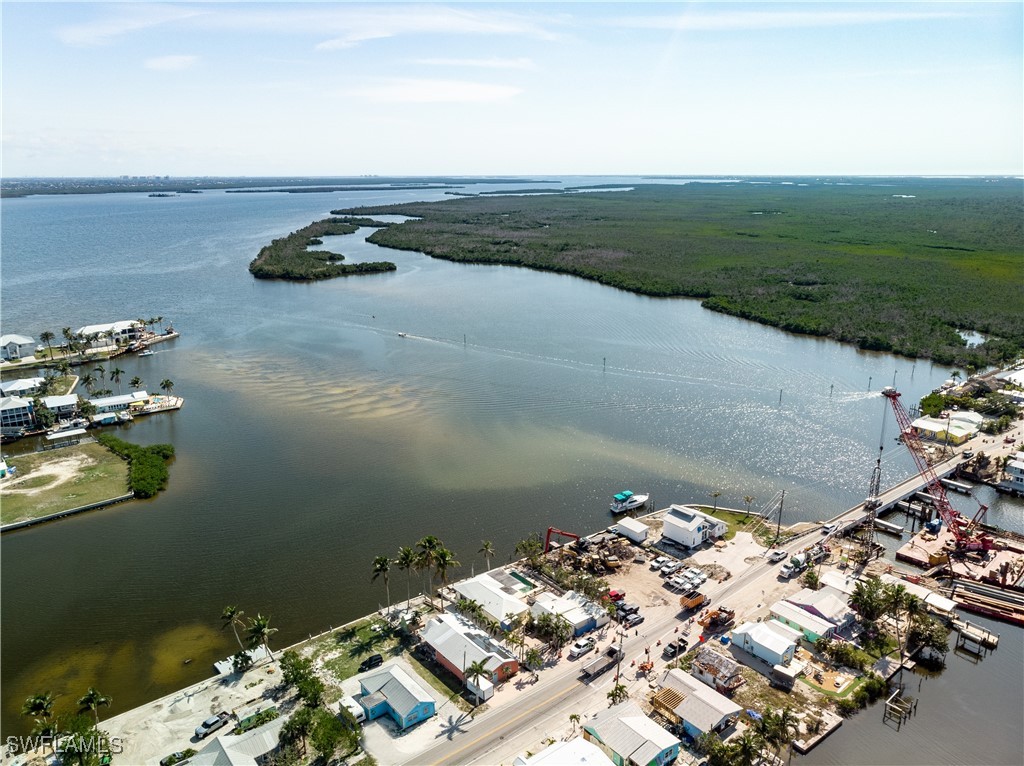 4741/4743  Pine Island Road