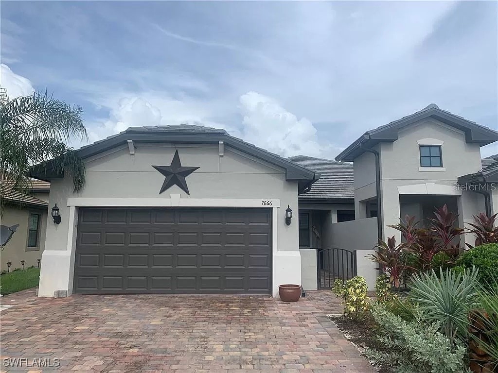 7666  Jacaranda Lane