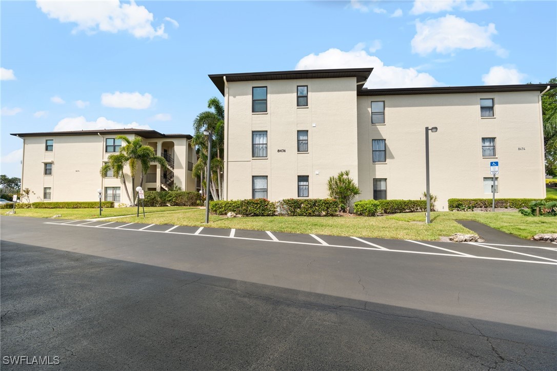 8474  Charter Club Circle, Apt 12