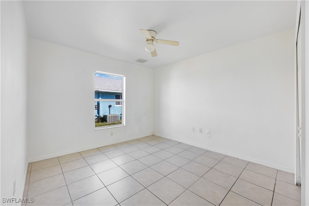3018/3020 SE Santa Barbara Place