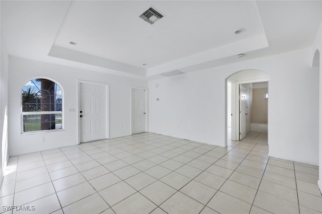 3018/3020 SE Santa Barbara Place