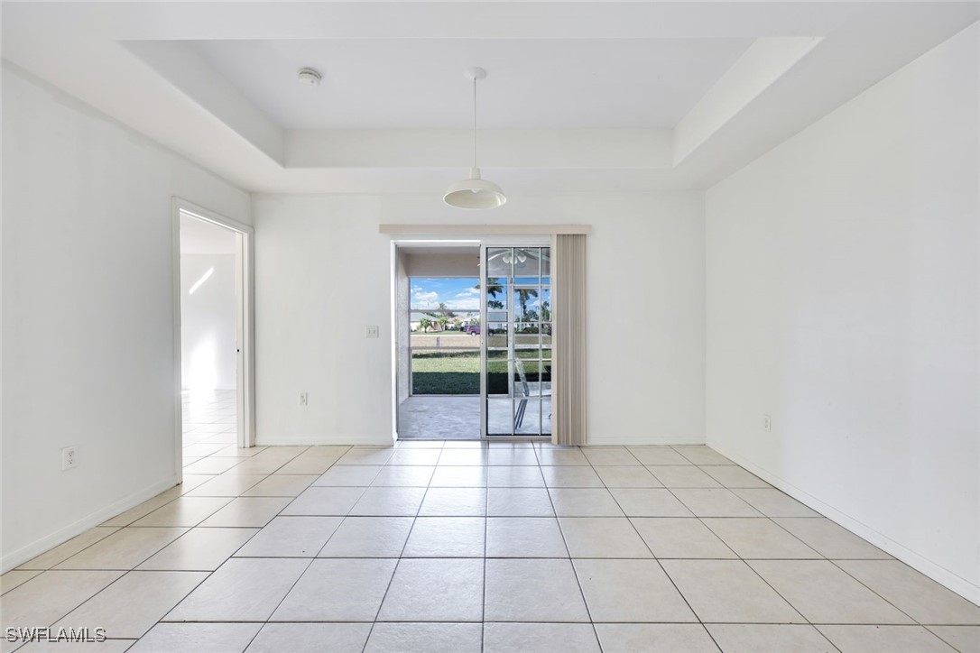 3018/3020 SE Santa Barbara Place