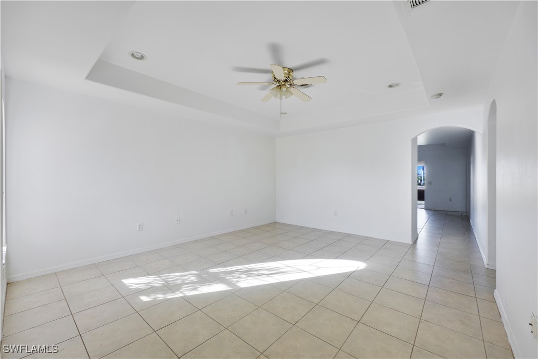 3018/3020 SE Santa Barbara Place
