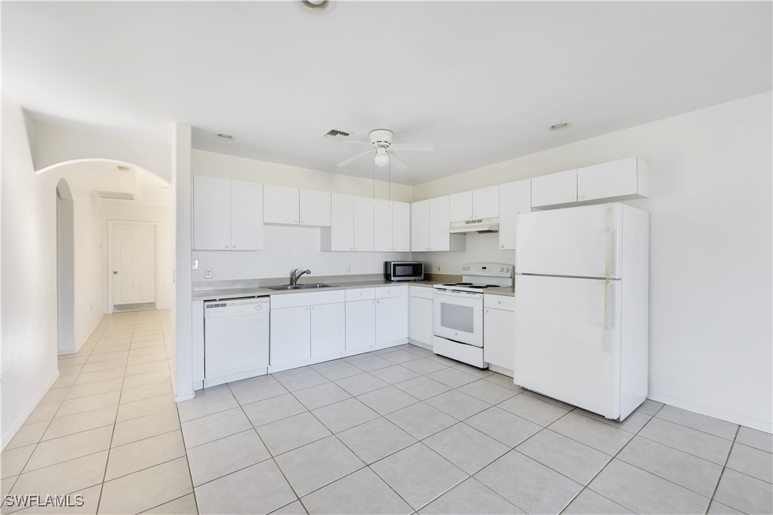3018/3020 SE Santa Barbara Place