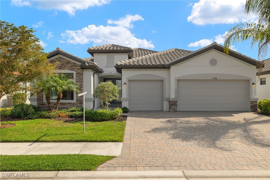 11892  Hickory Estate Circle