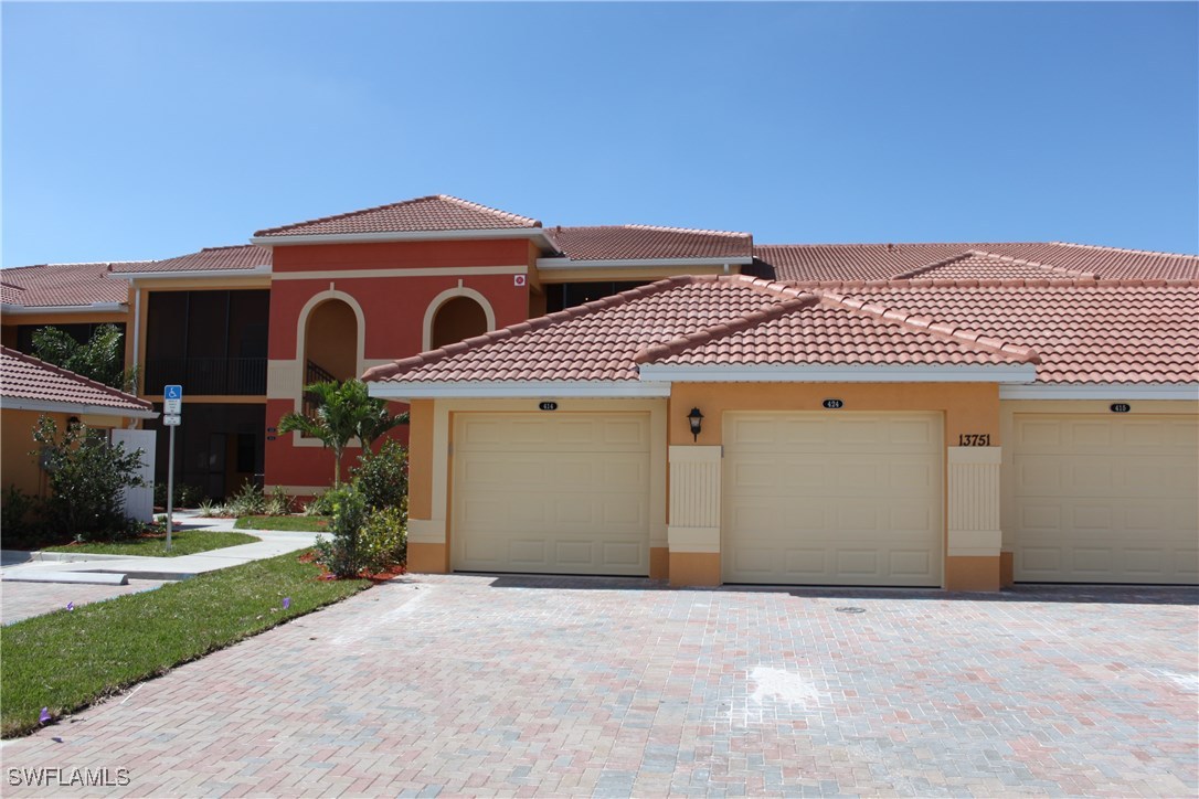 13751  Julias Way, Apt 421