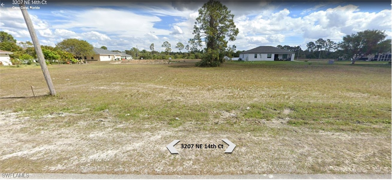 3207 NE 14th Court