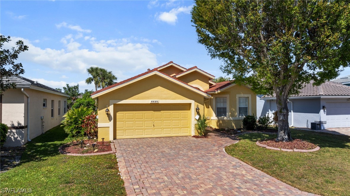8121  Breton Circle