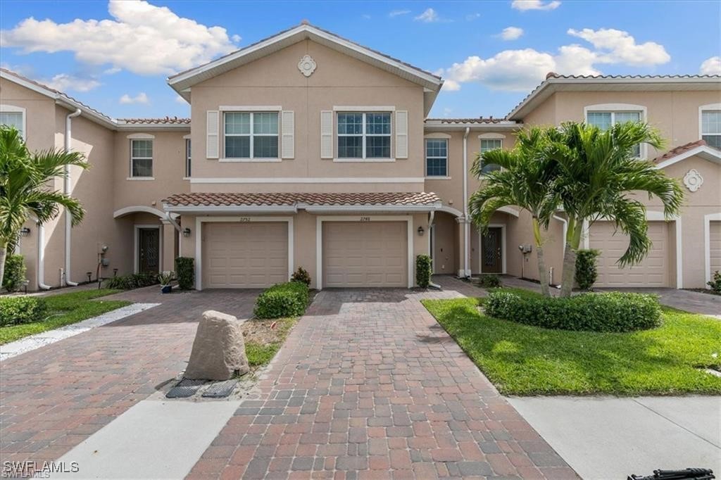 2748  Blossom Way
