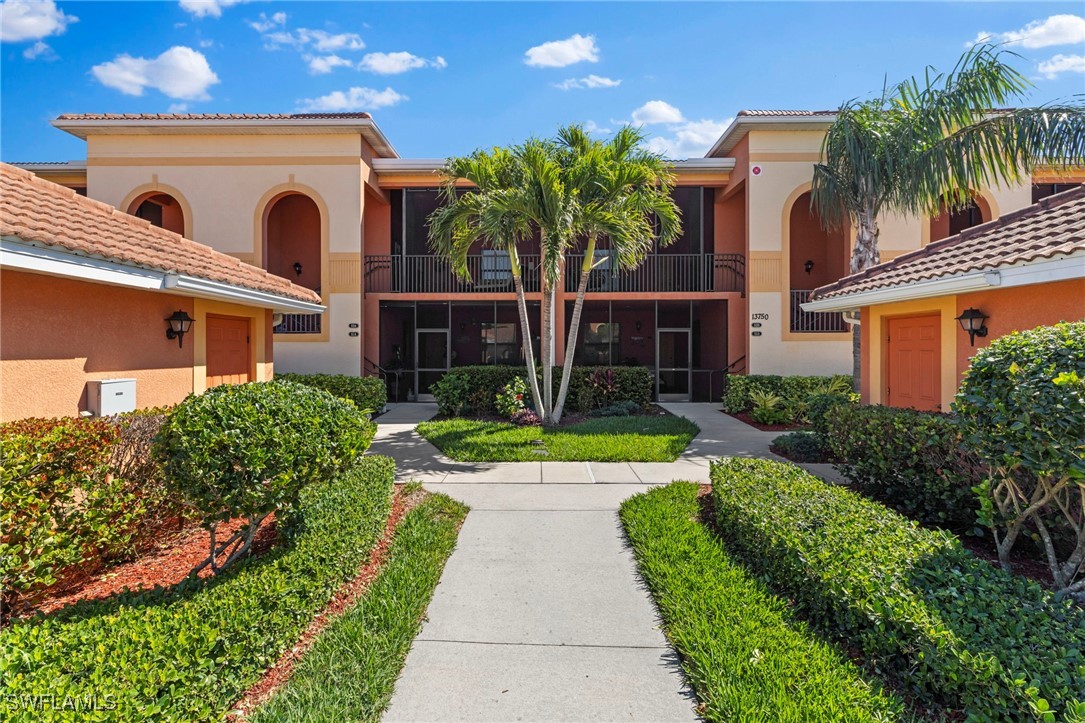 13750  Julias Way, Apt 525