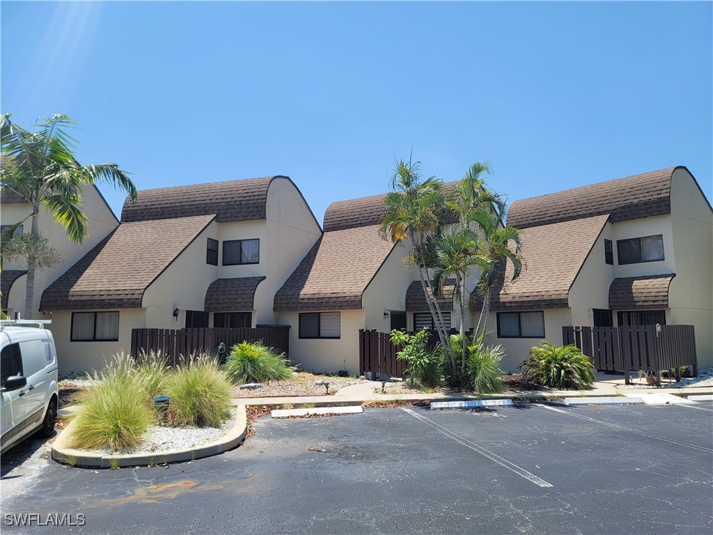 1170  Lake McGregor Drive, Apt 2C