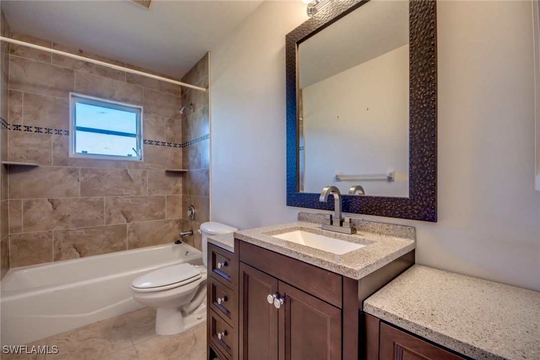 1215/1217 SE 8th Place