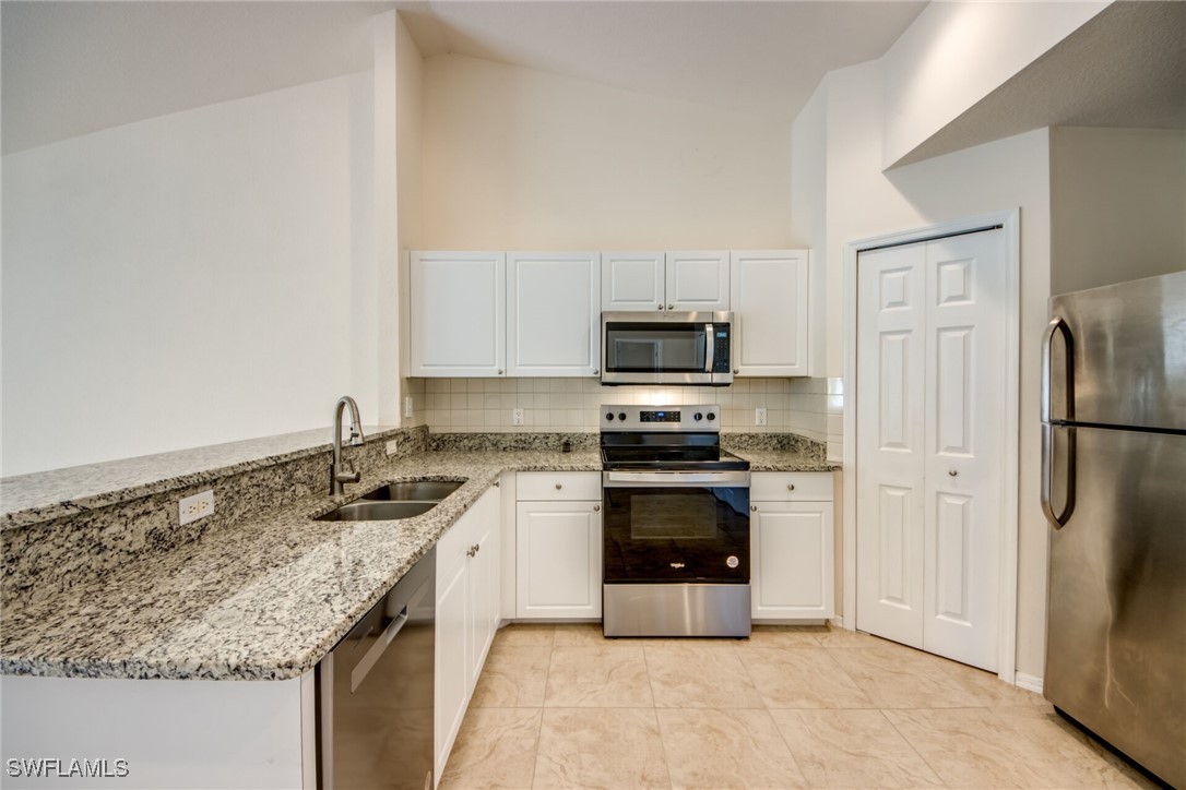 1215/1217 SE 8th Place