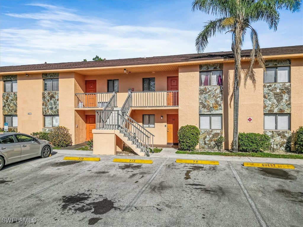 2700  Park Windsor Drive, Apt 711