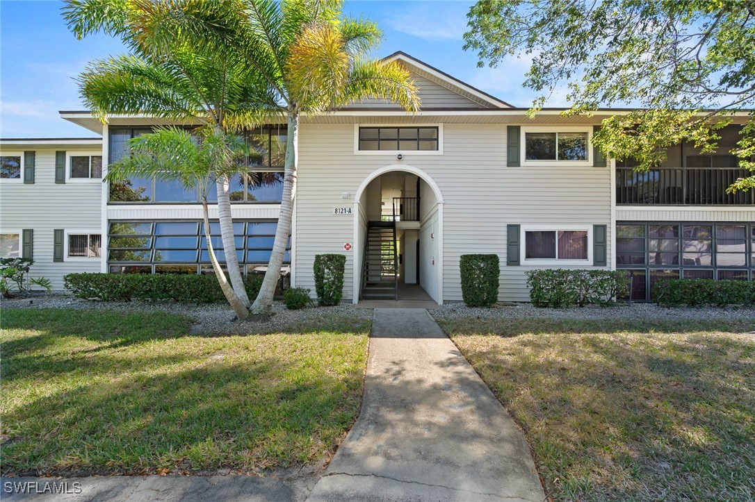 8121 S Woods Circle, Apt 8