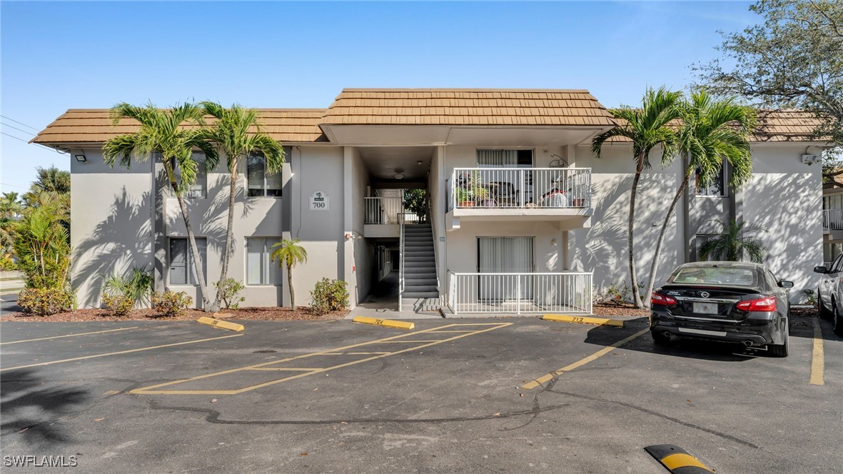 1830  Maravilla Avenue, Apt 701