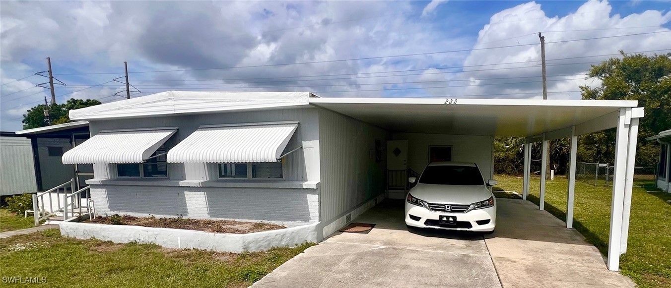 233  Fire Ball Lane