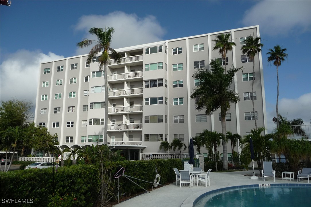 1900  Clifford Street, Apt 705