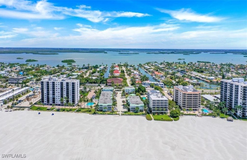 6500  Estero Boulevard, Apt H300