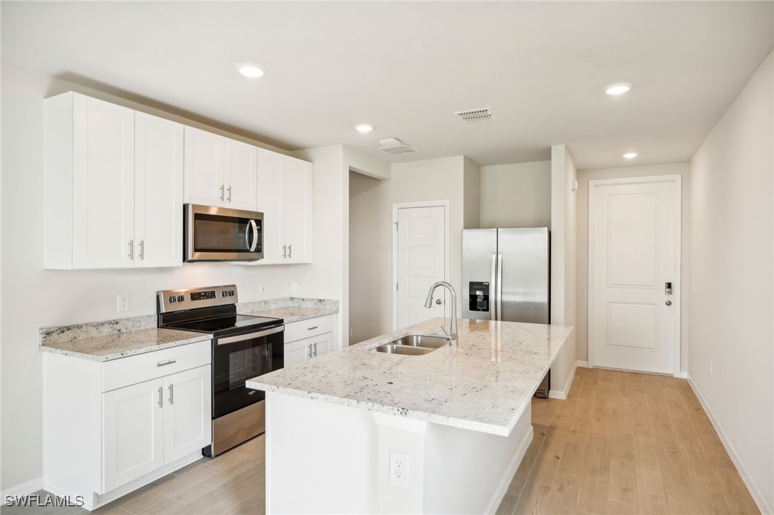 44422  Diamond Trail