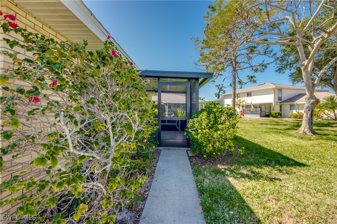 5849  Queen Elizabeth Way, Apt 1