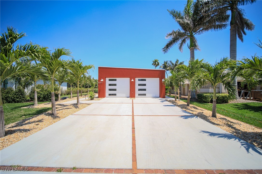 5217 SW 24th Place