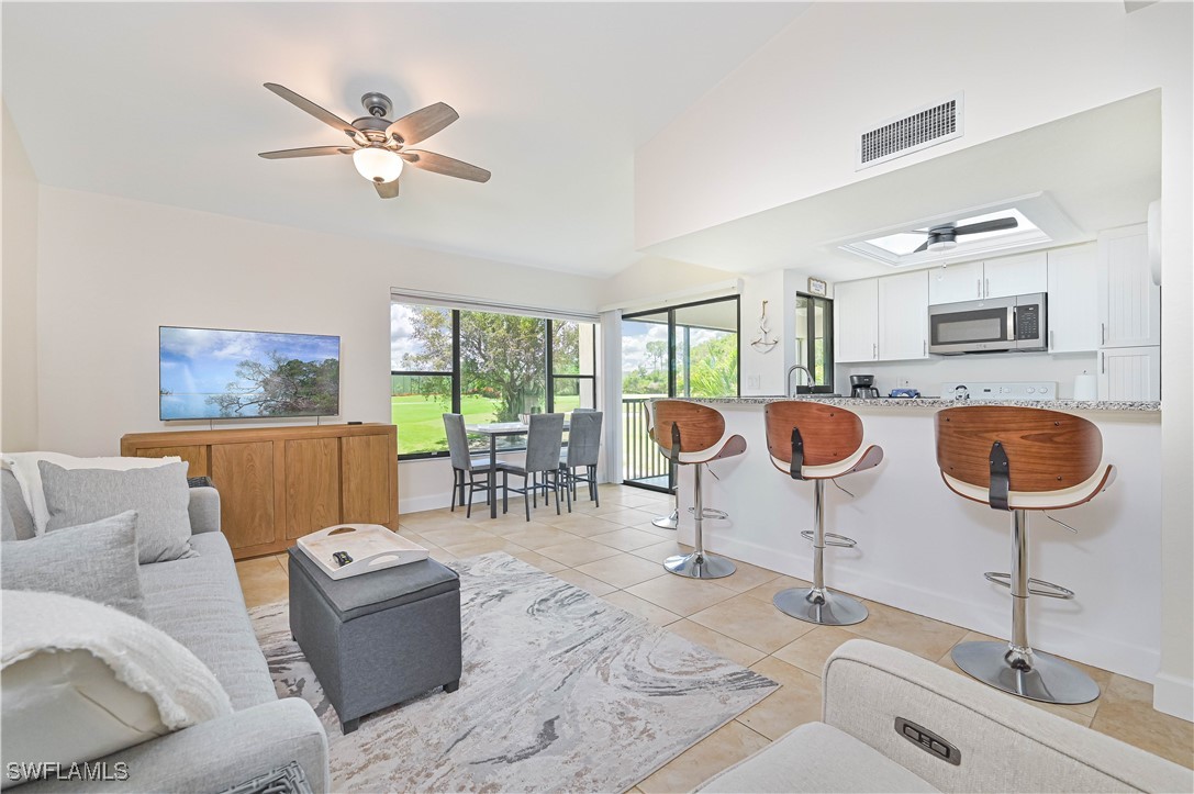 5530  Trailwinds Drive, Apt 726