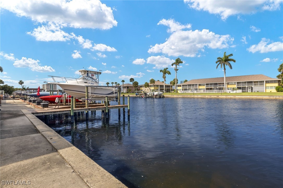 4616 SE 5th Place, Apt 208