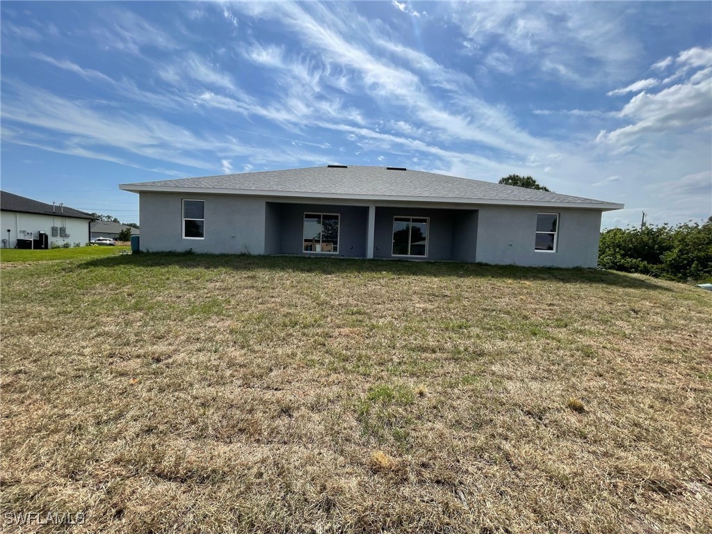 1111/1113  CIRCLE Drive
