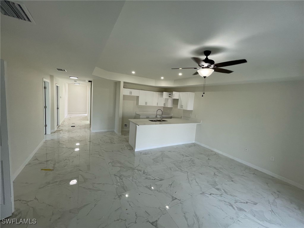 1111/1113  CIRCLE Drive