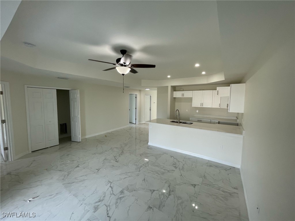 1111/1113  CIRCLE Drive