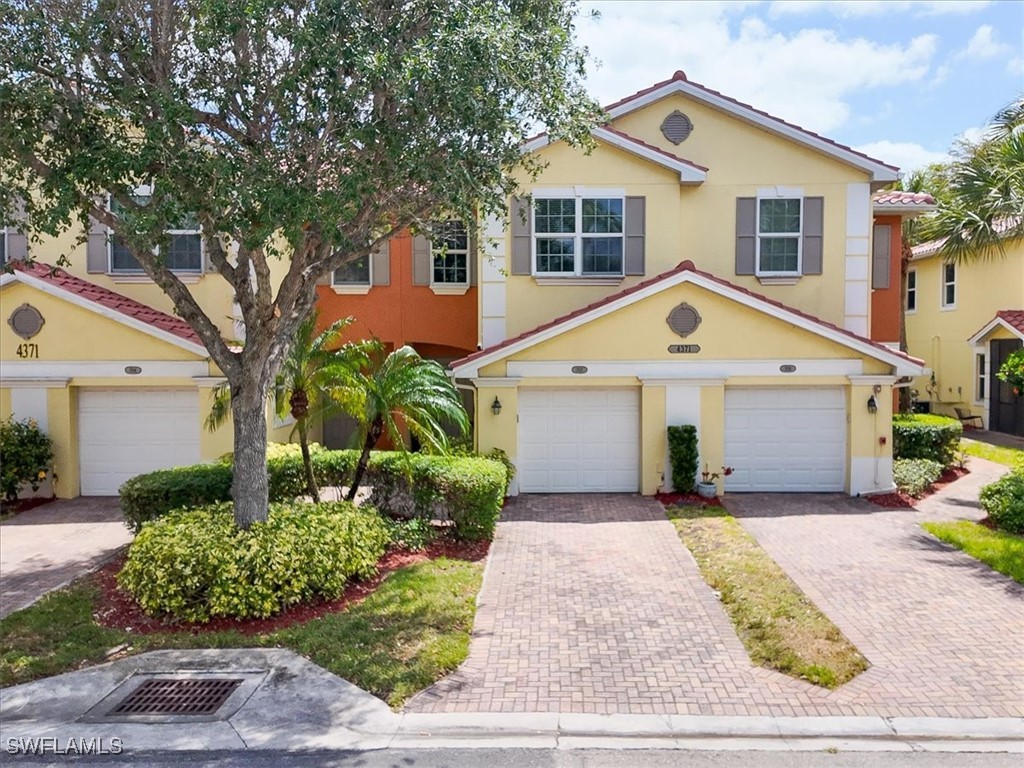 4371  Lazio Way, Apt 707