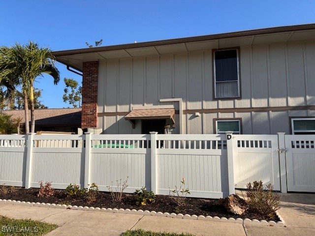 4283  Island Circle, Apt 4