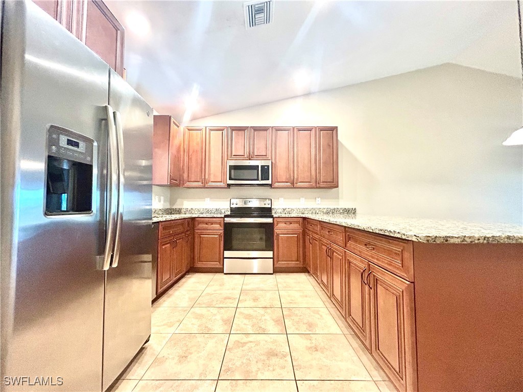4035 SW 8th Place, Apt 202
