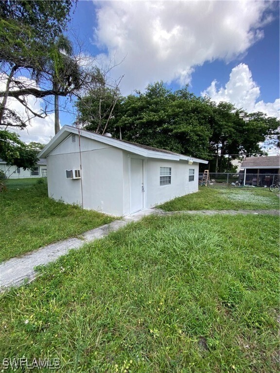 2766  Royal Palm Avenue, Apt B