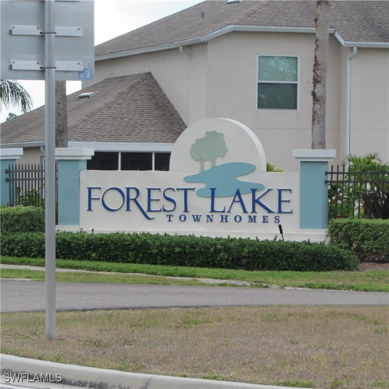 3646  Pine Oak Circle, Apt 102