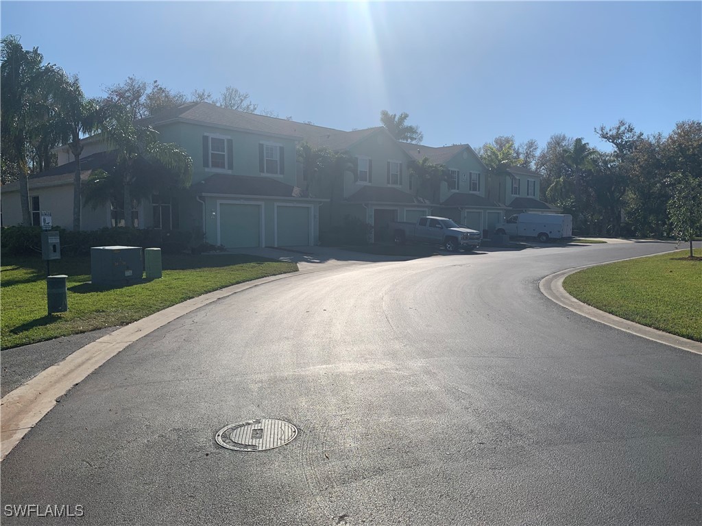 3624  Pine Oak Circle, Apt 102