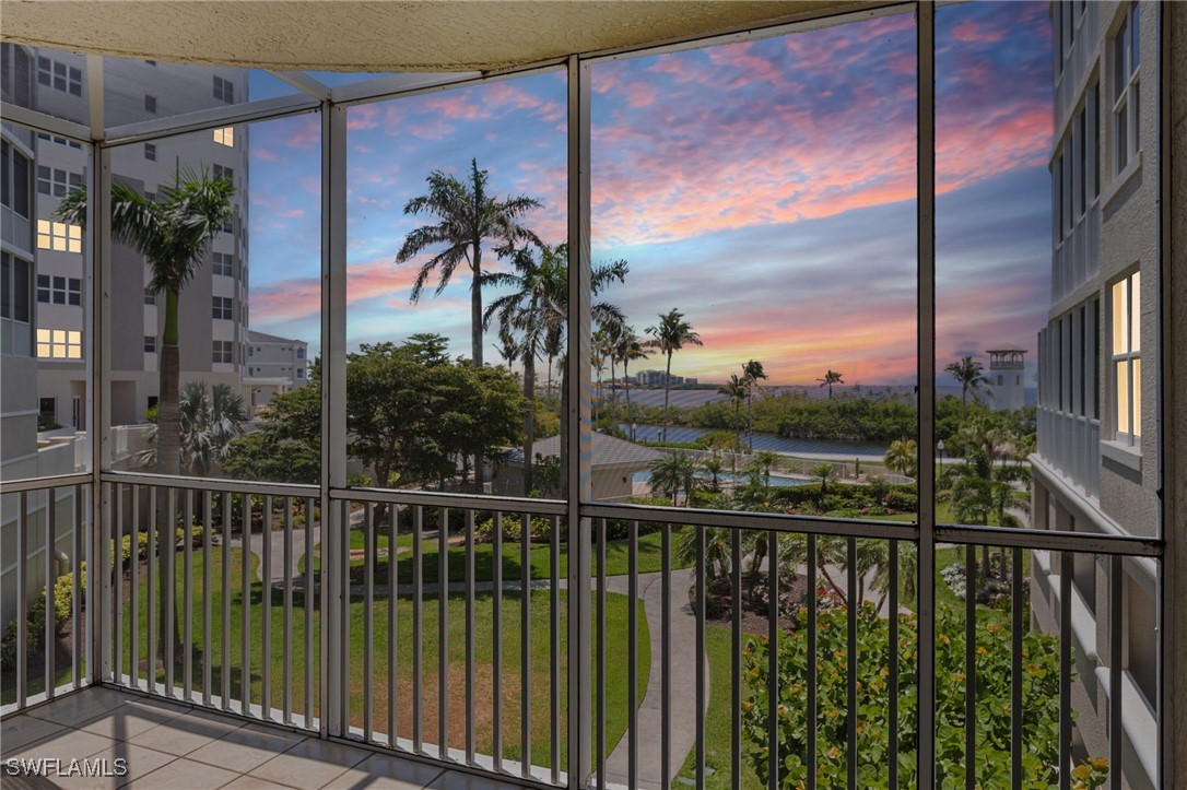 14250  Royal Harbour Court, Apt 318