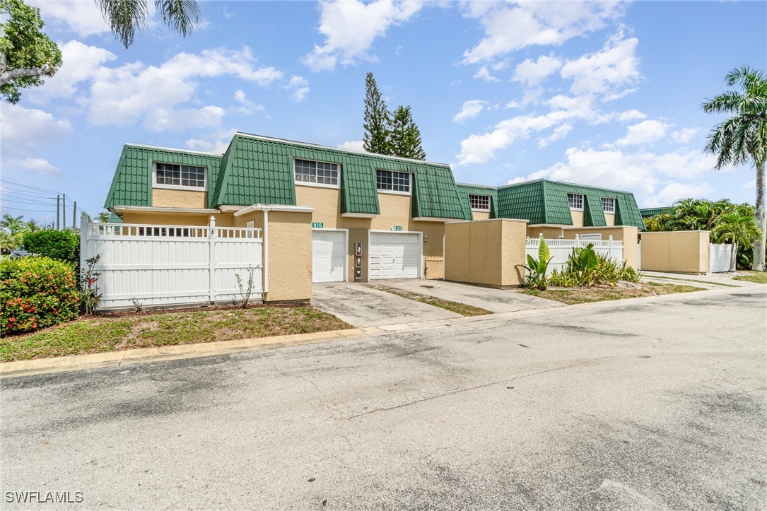 5816  Whiting Court