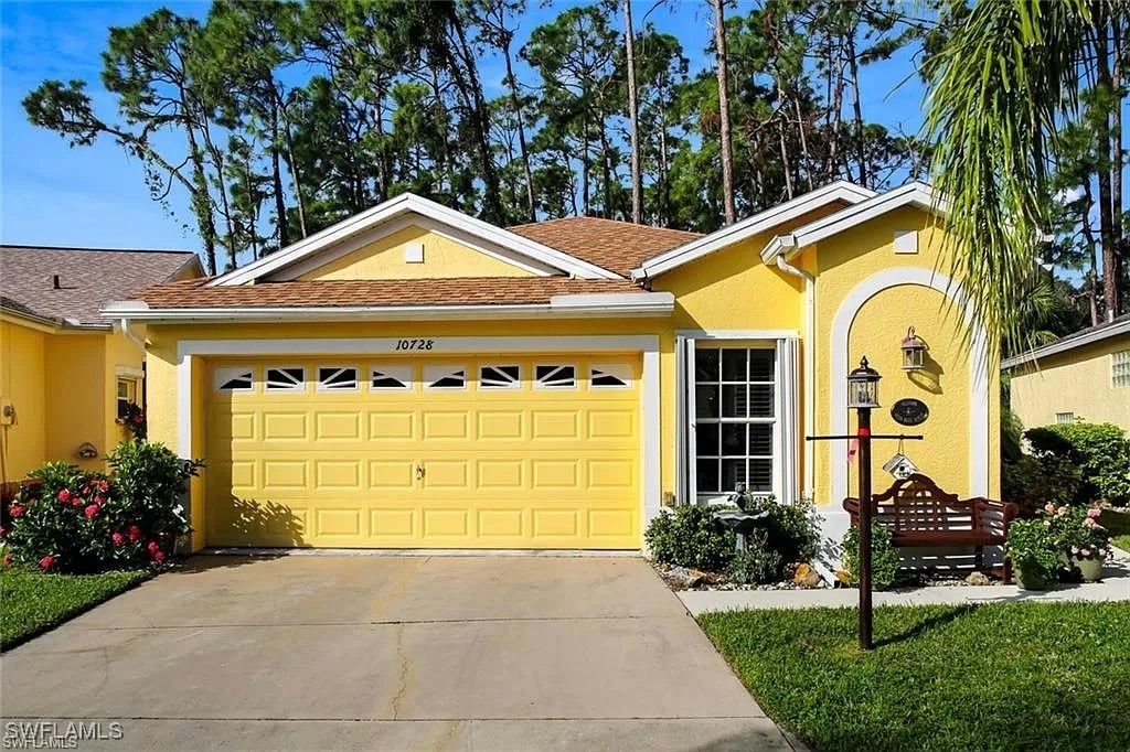10728  Blue Bimini Circle