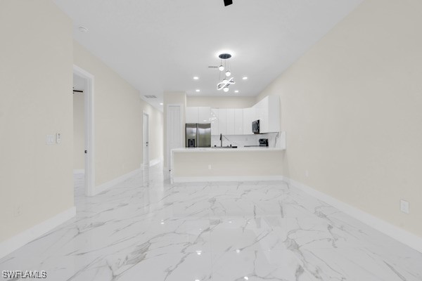 428/430  Petite Avenue